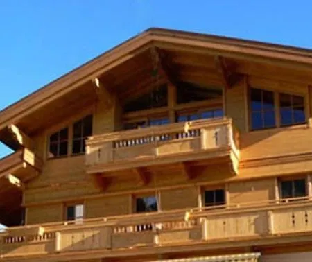 瑟尔多福公寓 *